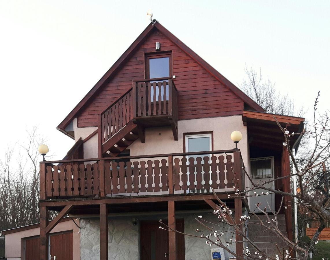 Siposreti Apartmanhaz Szentgyorgyvar Exteriör bild